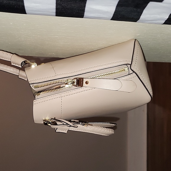 ⭐️ Michael Kors Light Pink Blakely Messenger Bag - Picture 4 of 8